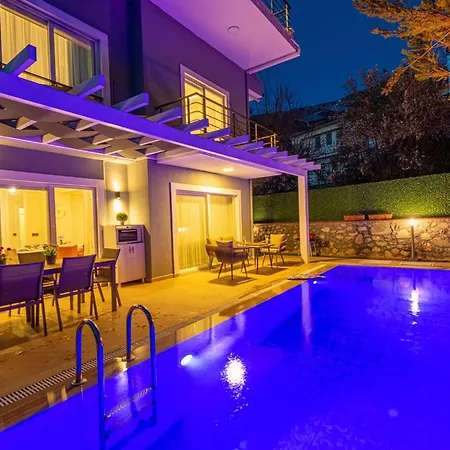 Close To Oludeniz 5 Bedroom فيلة